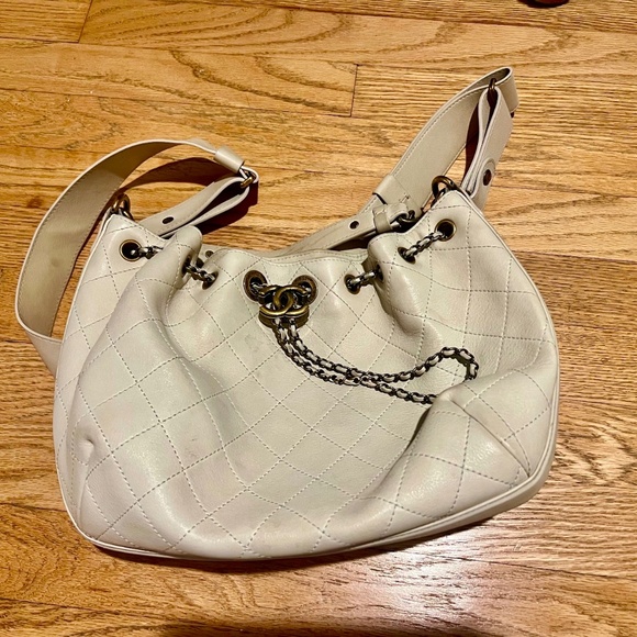 DRAWSTRING OFF-WHITE CHANEL BAG - 2020 Collection - Picture 1 of 7
